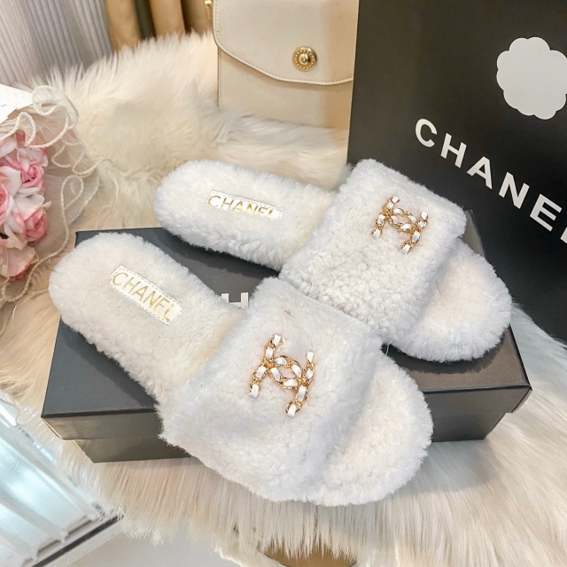 Fashion Winter Women Furry Slides