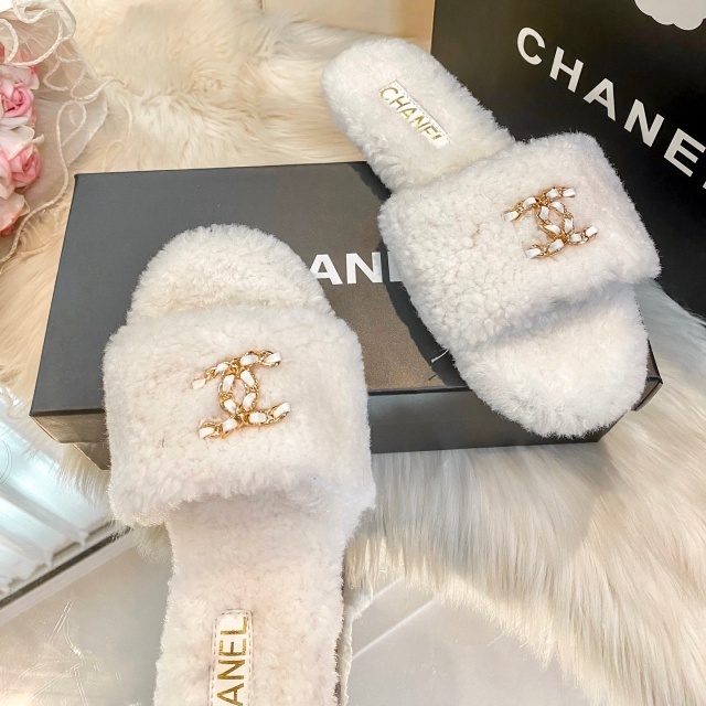 Fashion Winter Women Furry Slides