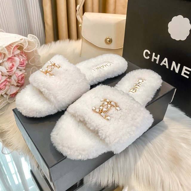 Fashion Winter Women Furry Slides