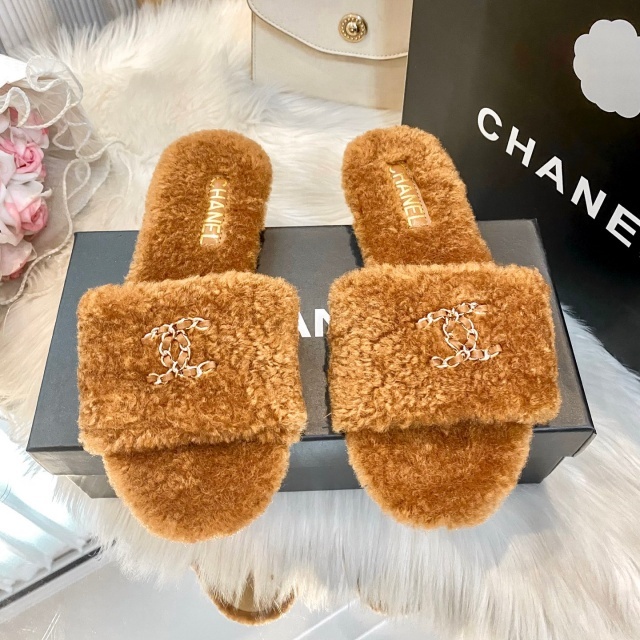 Fashion Winter Women Furry Slides