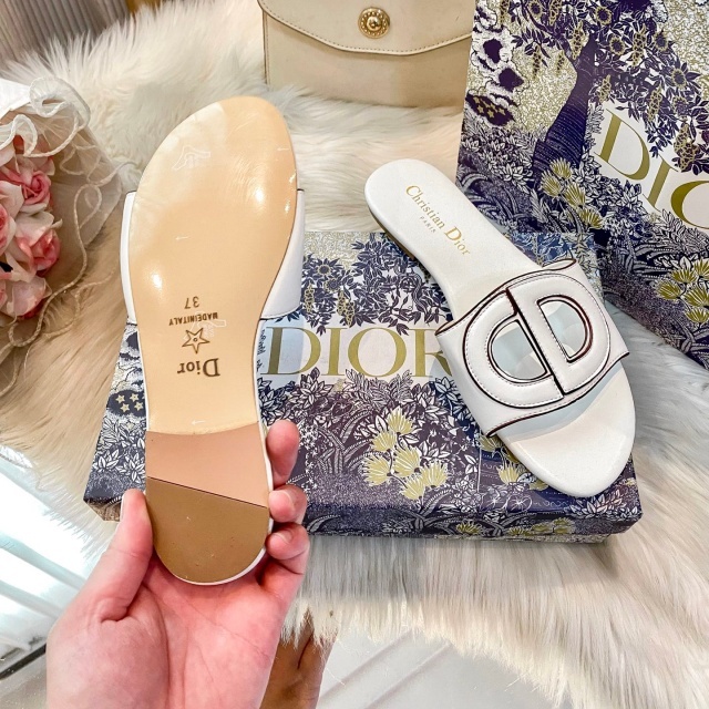 Hollow Out Fashion Leather Flat Slides