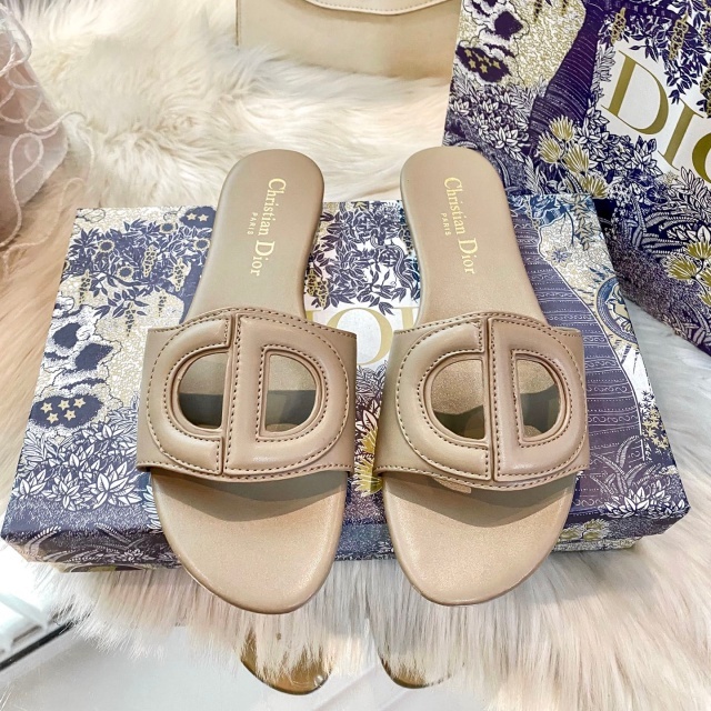Hollow Out Fashion Leather Flat Slides