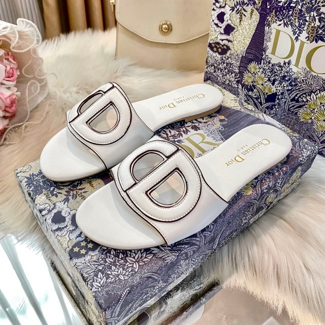 Hollow Out Fashion Leather Flat Slides
