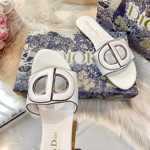 Hollow Out Fashion Leather Flat Slides