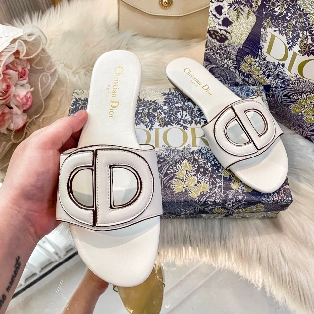 Hollow Out Fashion Leather Flat Slides