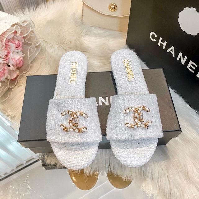 Luxury Fashion Pearl Women Furry Slides