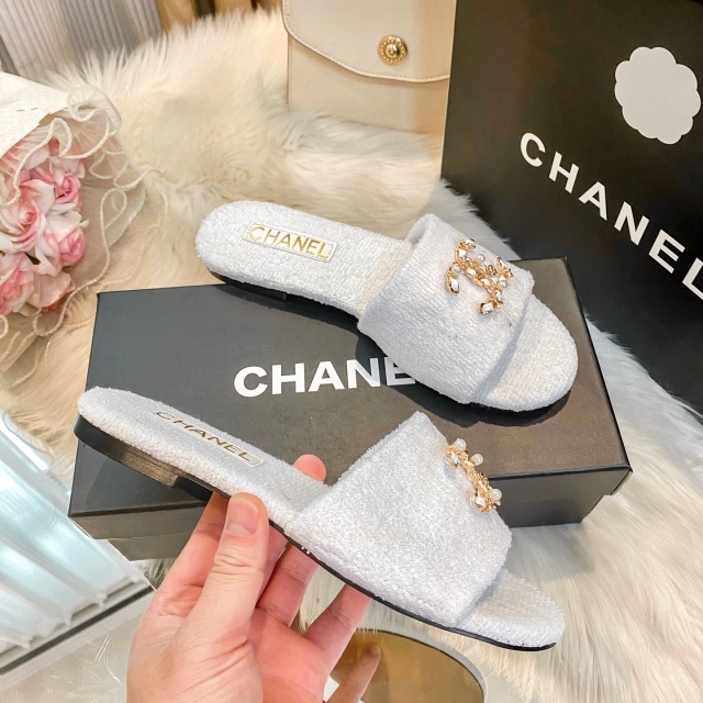 Luxury Fashion Pearl Women Furry Slides