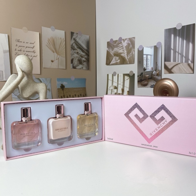The Love in the City Three Pieces Sample Set Women Perfume
