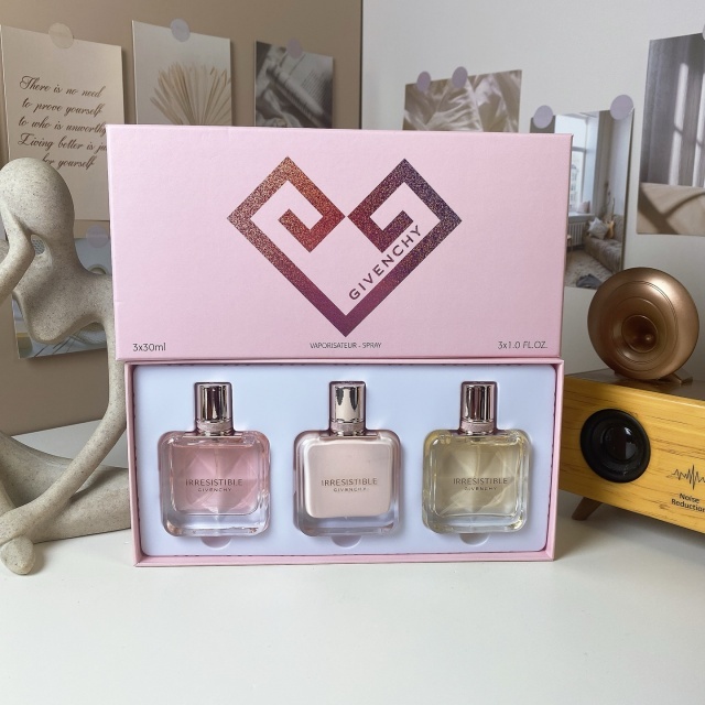 The Love in the City Three Pieces Sample Set Women Perfume