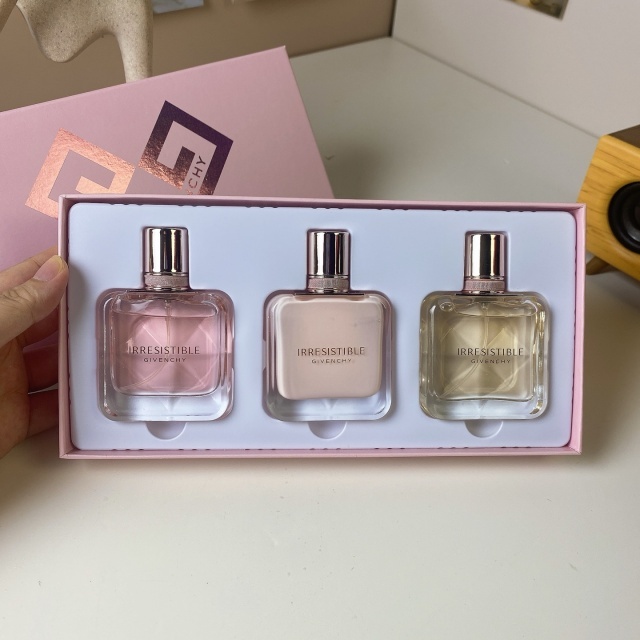 The Love in the City Three Pieces Sample Set Women Perfume