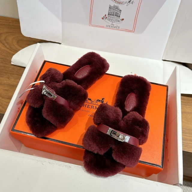 Winter Style Luxury Fashion Furry Slides