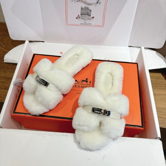 Winter Style Luxury Fashion Furry Slides