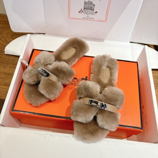 Winter Style Luxury Fashion Furry Slides