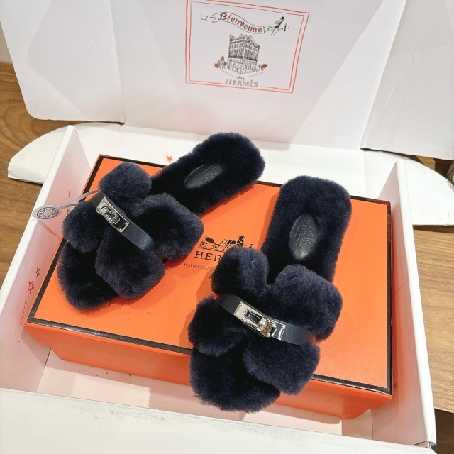 Winter Style Luxury Fashion Furry Slides