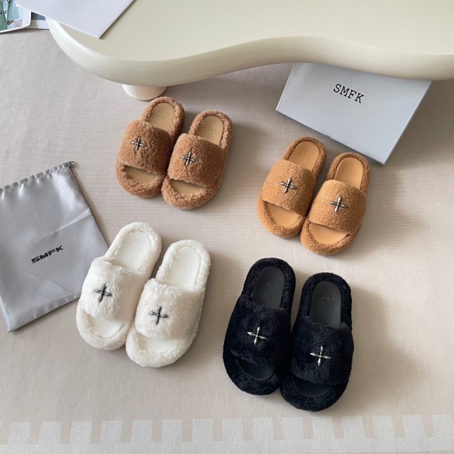 Luxury Fashion Winter Furry Slippers