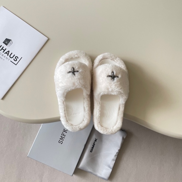 Luxury Fashion Winter Furry Slippers