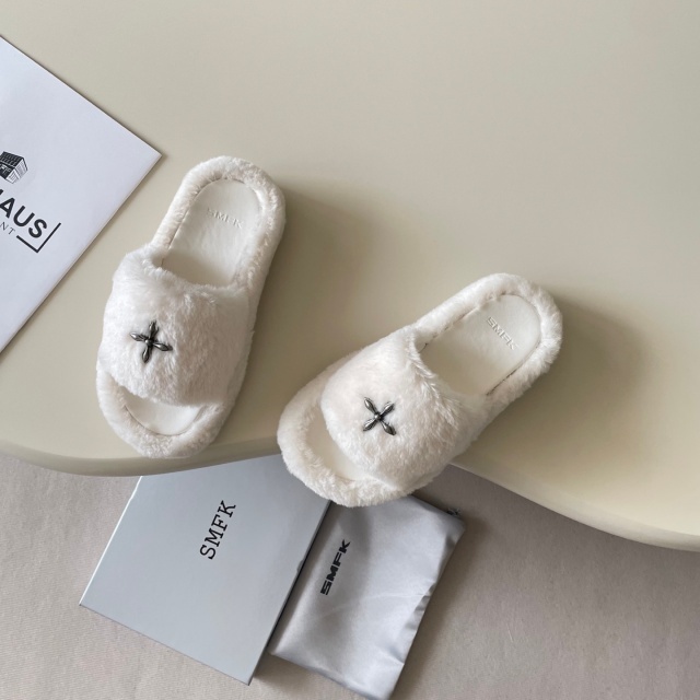 Luxury Fashion Winter Furry Slippers