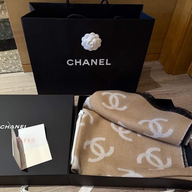 Fashion Big Logo Printed Classic Scarf