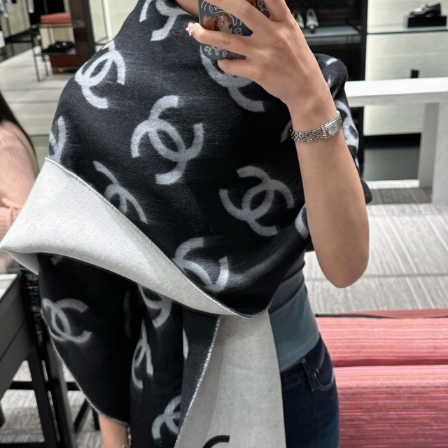 Fashion Big Logo Printed Classic Scarf