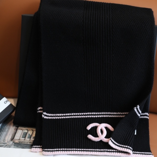 Elegant Beautiful Luxurious Scarf