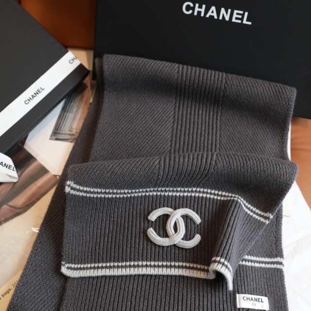 Elegant Beautiful Luxurious Scarf