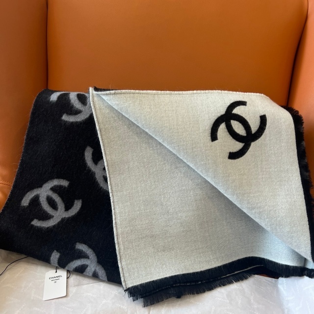 Fashion Big Logo Printed Classic Scarf