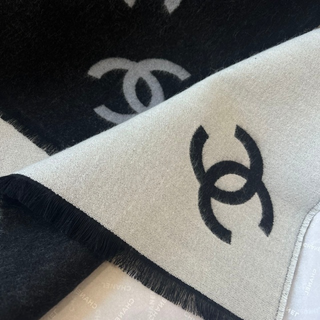 Fashion Big Logo Printed Classic Scarf
