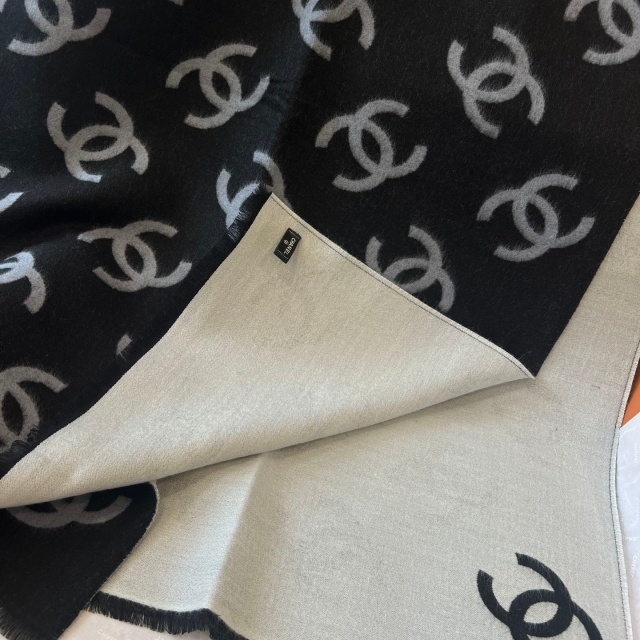 Fashion Big Logo Printed Classic Scarf
