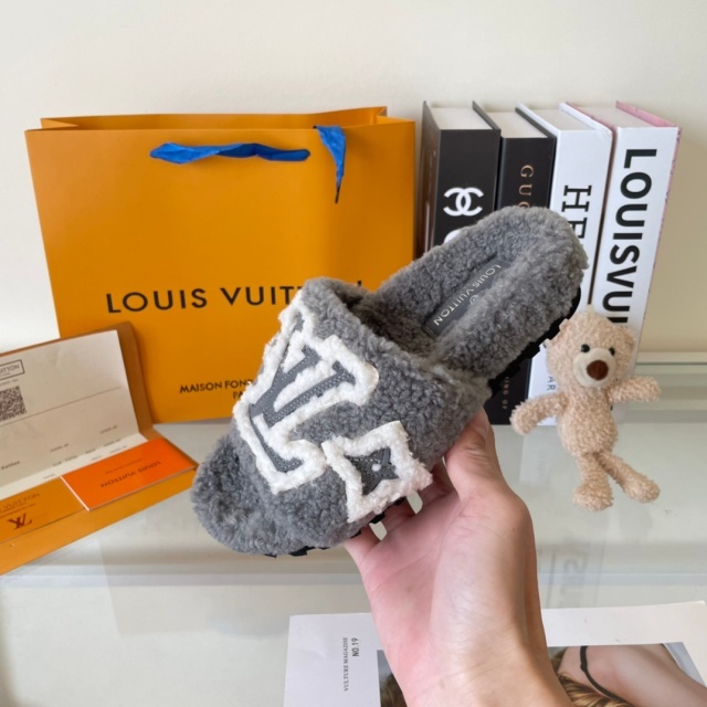 Embroidery Fashion Winter Furry Slides