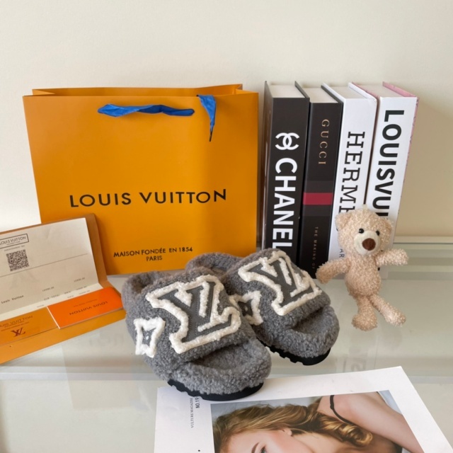Embroidery Fashion Winter Furry Slides
