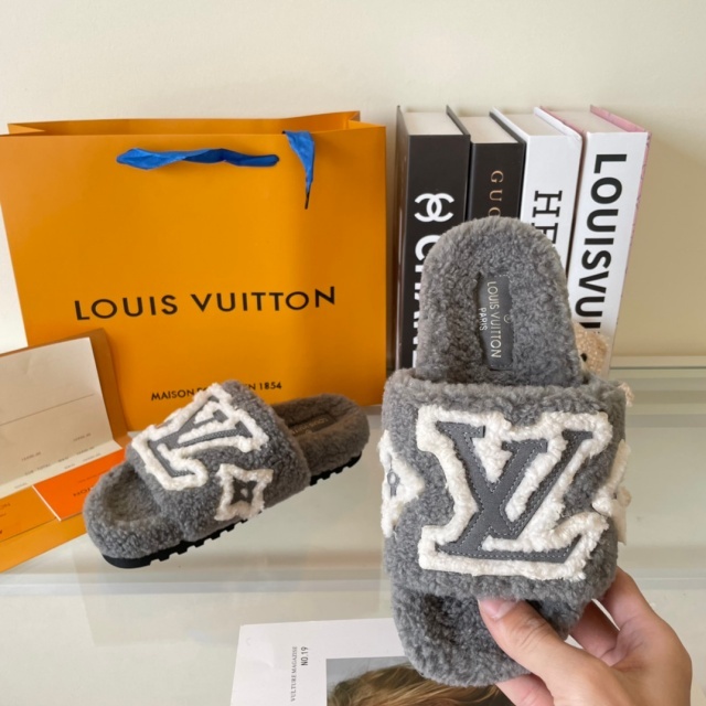 Embroidery Fashion Winter Furry Slides