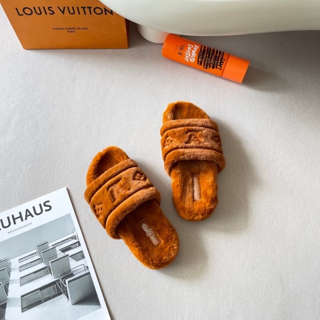Fashion Couple Winter Furry Slides