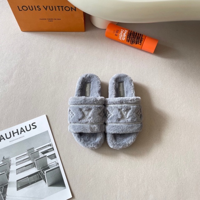 Fashion Couple Winter Furry Slides