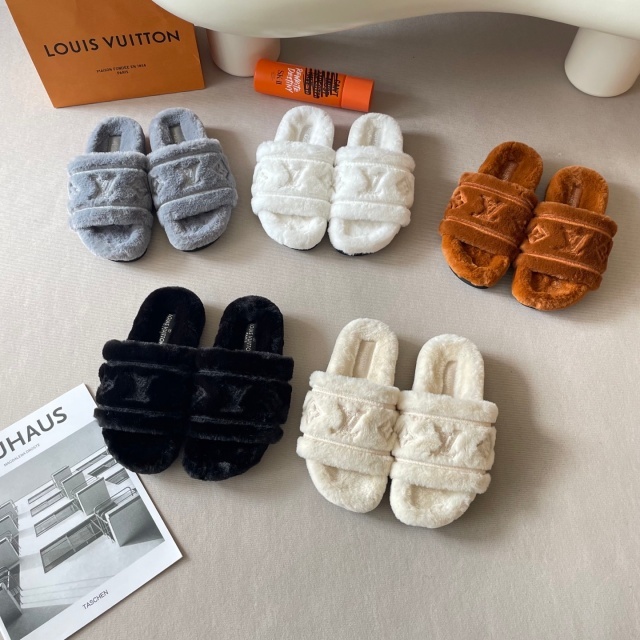 Fashion Couple Winter Furry Slides