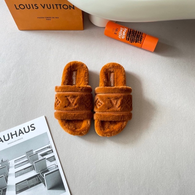 Fashion Couple Winter Furry Slides