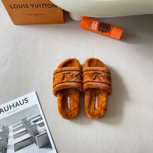 Fashion Couple Winter Furry Slides