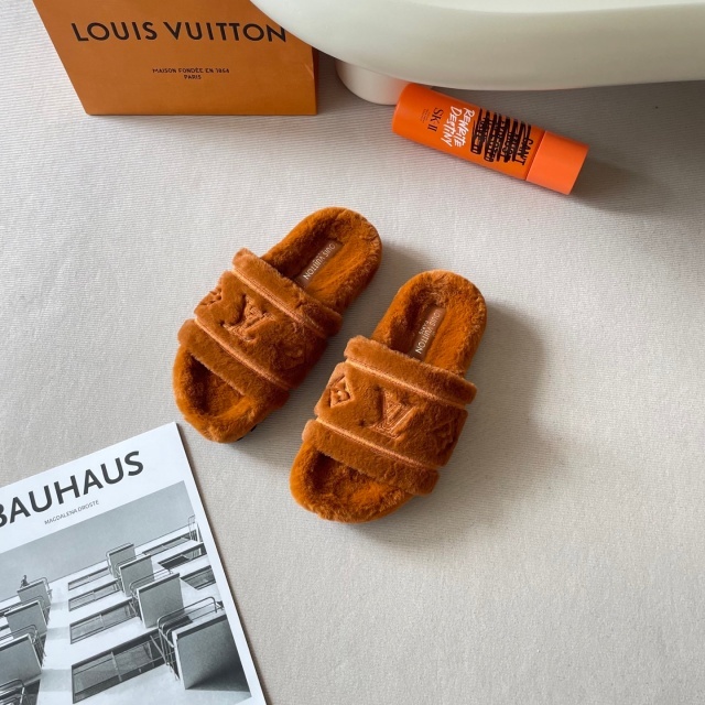 Fashion Couple Winter Furry Slides