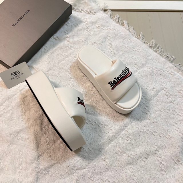 Fashion Thick Soled Casual Leather Slides
