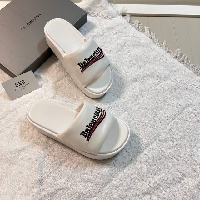 Fashion Thick Soled Casual Leather Slides