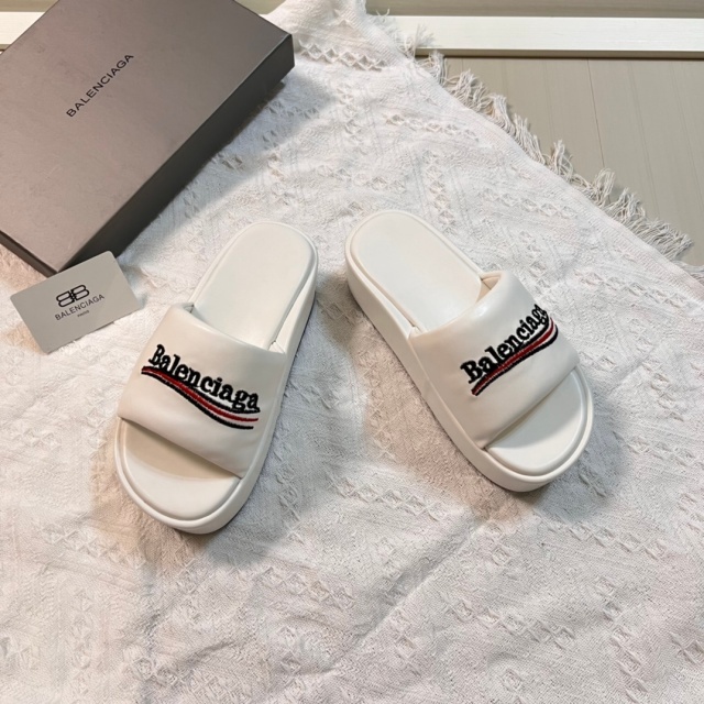 Fashion Thick Soled Casual Leather Slides