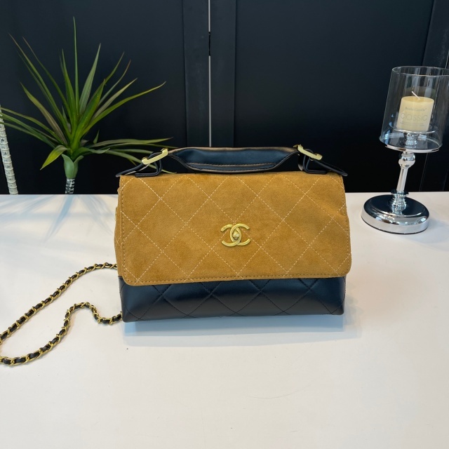 Metal Logo Leather Chained Women Messenger Bags