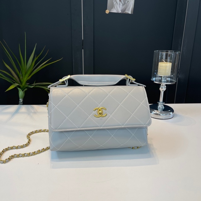 Metal Logo Leather Chained Women Messenger Bags