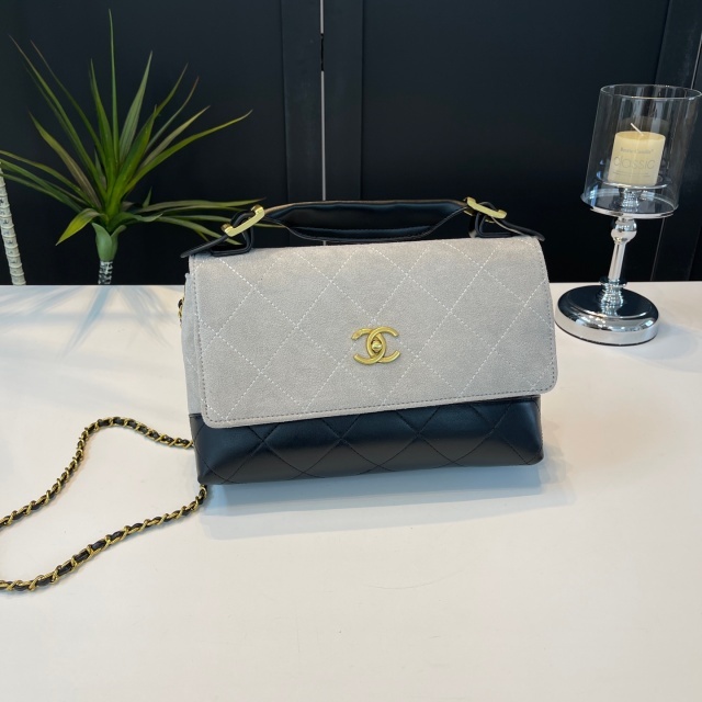 Metal Logo Leather Chained Women Messenger Bags