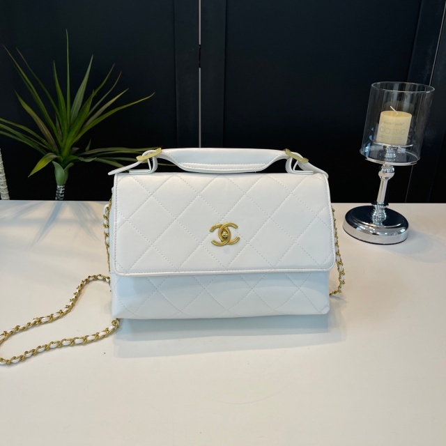 Metal Logo Leather Chained Women Messenger Bags
