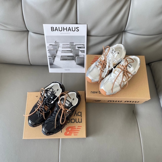 Fashion Breathable Lace-Up Women Sneakers
