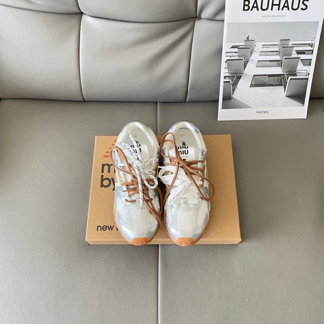 Fashion Breathable Lace-Up Women Sneakers