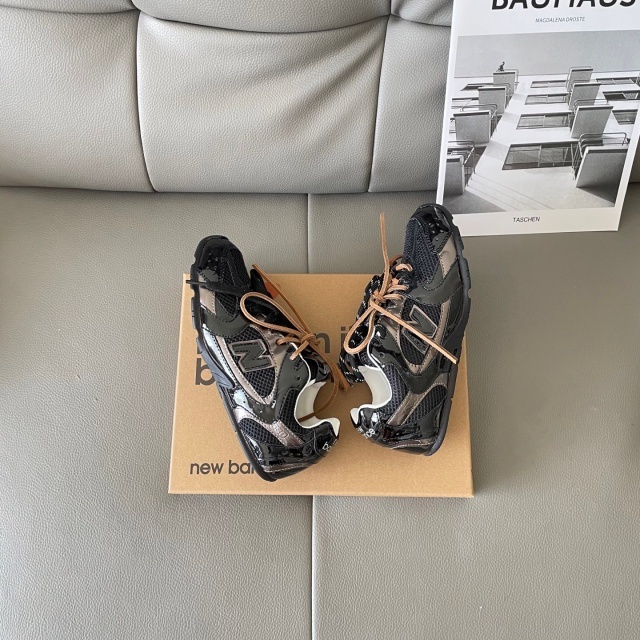 Fashion Breathable Lace-Up Women Sneakers