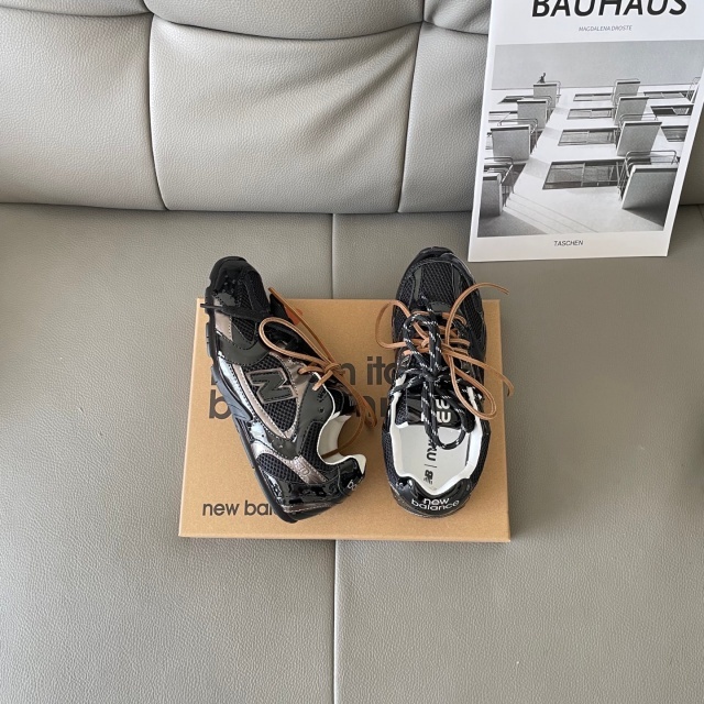 Fashion Breathable Lace-Up Women Sneakers