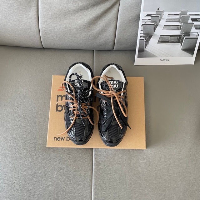 Fashion Breathable Lace-Up Women Sneakers