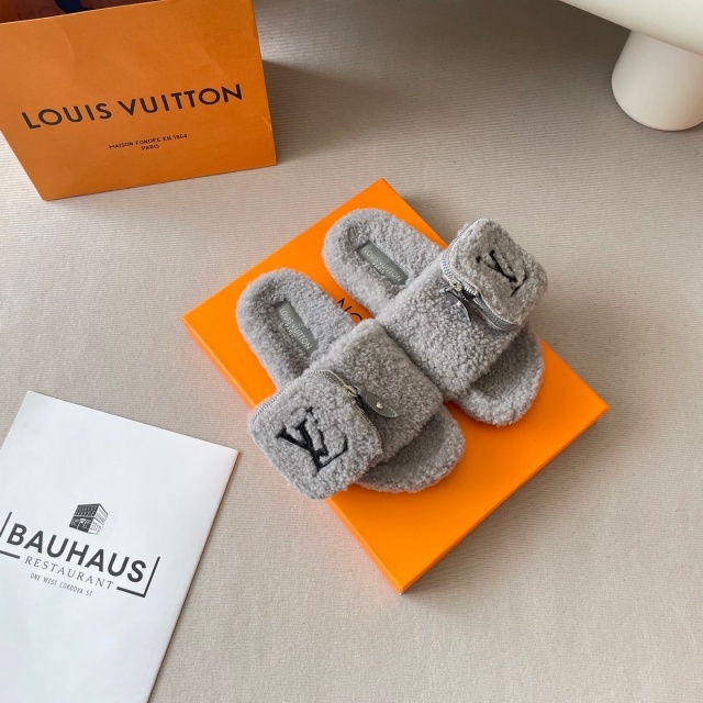Fashion Design Winter Couple Furry Slides